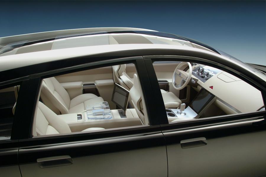  Volvo ACC Adventure Concept 2001 года  (фото 6 из 15)